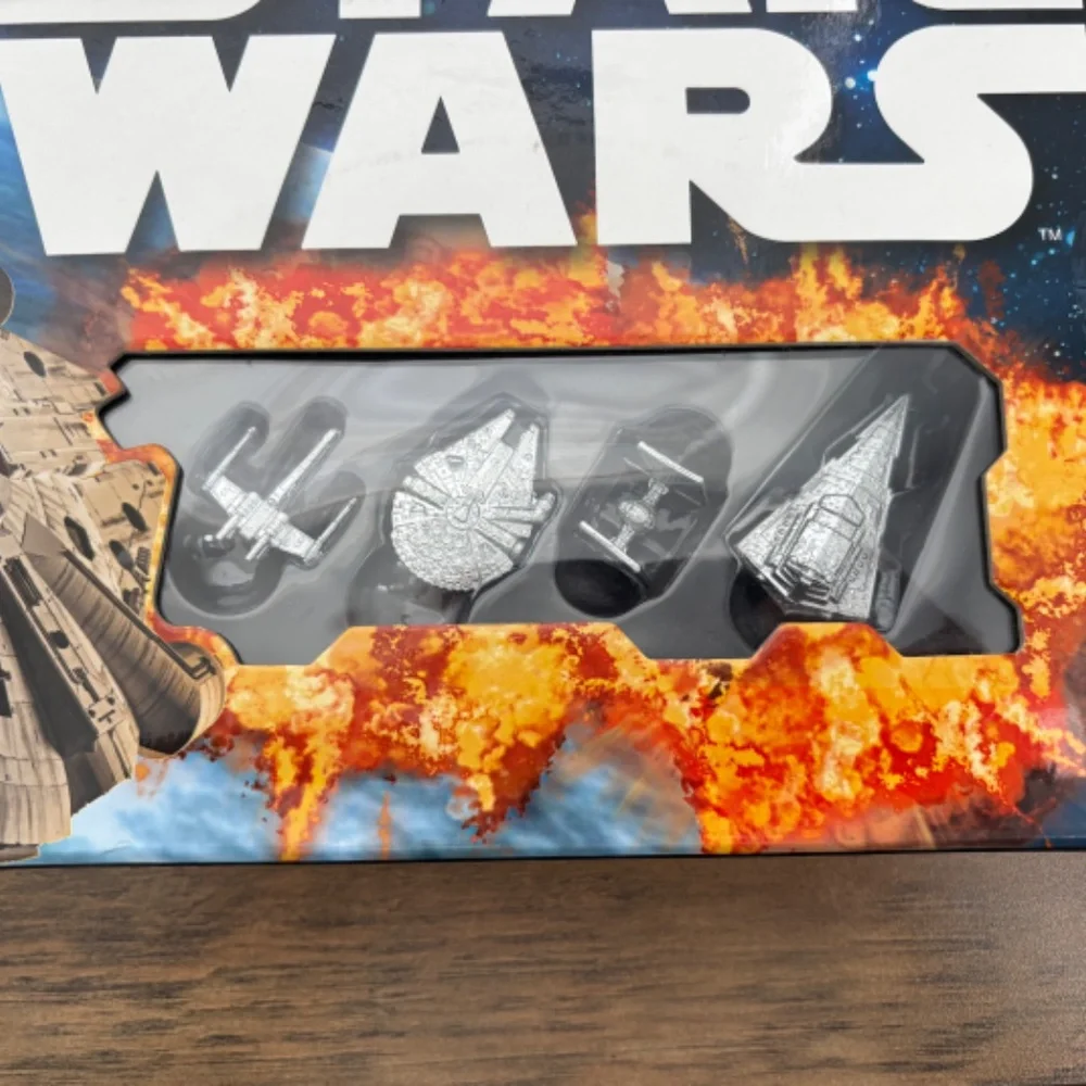 NEW! STAR WARS Monopoly DISNEY Edition Open & Play Case Box 2015 Hasbro Game